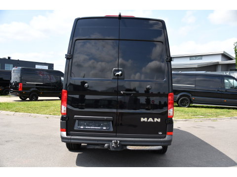 MAN TGE 3.180 35 2.0 L3H3 Black Edition Adaptieve Cruise, Camera, Carplay, LED, Stoelverwarming, Massage stoel, Trekhaak, 177pk, Automaat, Uniek!