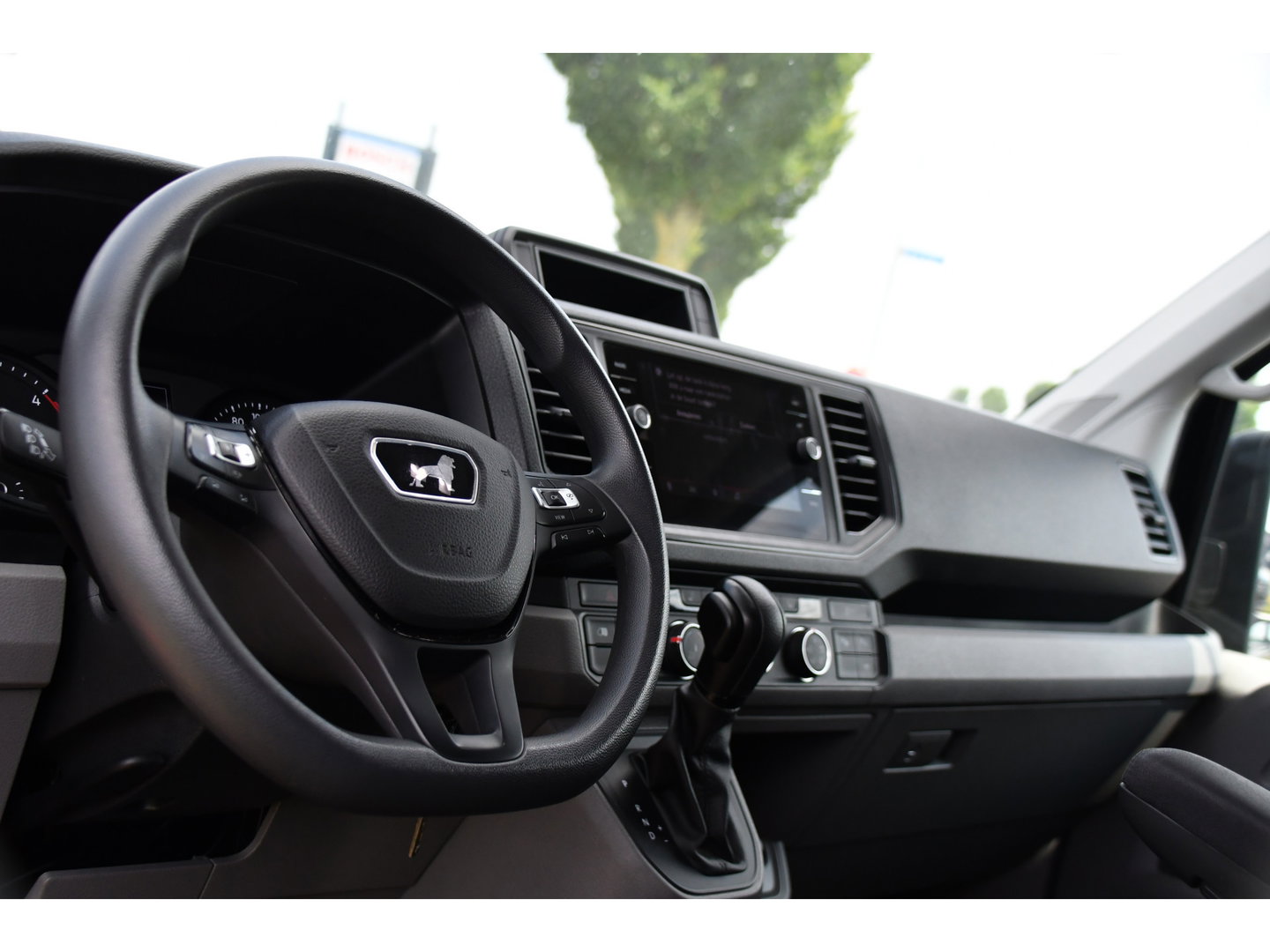 MAN TGE 3.180 35 2.0 L3H3 Black Edition Adaptieve Cruise, Camera, Carplay, LED, Stoelverwarming, Massage stoel, Trekhaak, 177pk, Automaat, Uniek!
