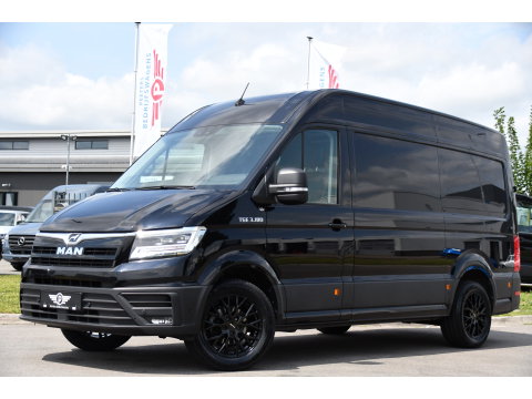MAN TGE 3.180 35 2.0 L3H3 Black Edition Adaptieve Cruise, Camera, Carplay, LED, Stoelverwarming, Massage stoel, Trekhaak, 177pk, Automaat, Uniek!