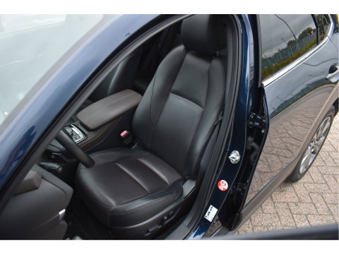 Mazda CX-30 2.0 e-SkyActiv-X M Hybrid Luxury 180 pk | NL-Auto | Open dak | HUD | BOSE | 360 gr.camera | Elekt.stoelen | Leder | Carplay | Full LED