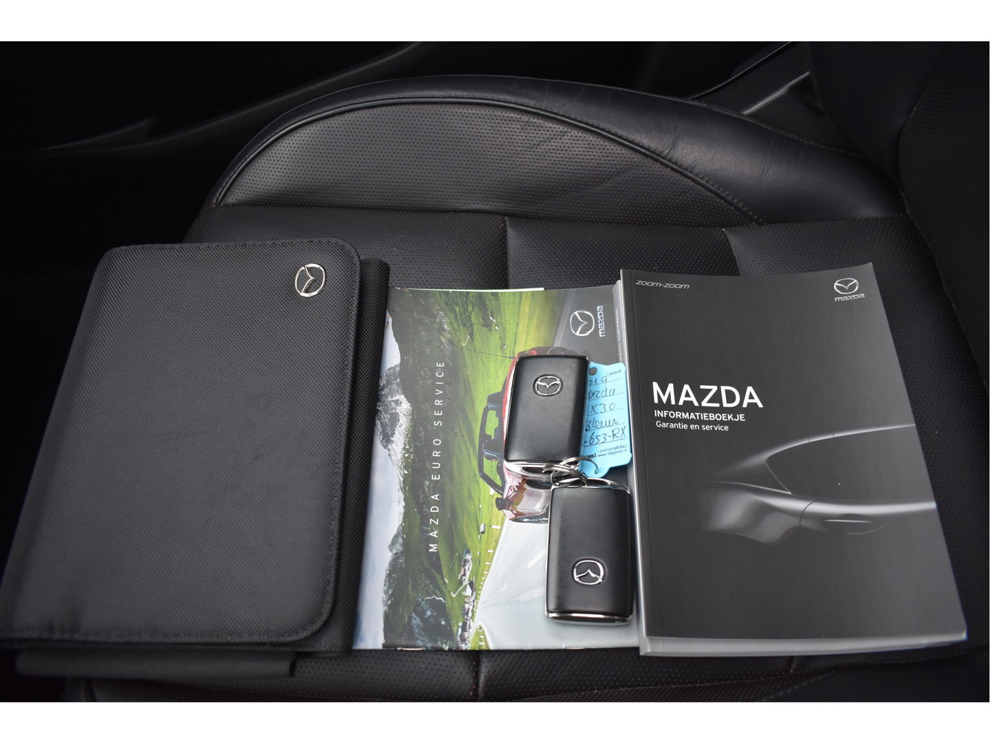 Mazda CX-30 2.0 e-SkyActiv-X M Hybrid Luxury 180 pk | NL-Auto | Open dak | HUD | BOSE | 360 gr.camera | Elekt.stoelen | Leder | Carplay | Full LED