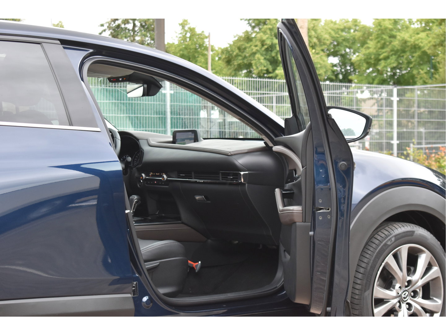 Mazda CX-30 2.0 e-SkyActiv-X M Hybrid Luxury 180 pk | NL-Auto | Open dak | HUD | BOSE | 360 gr.camera | Elekt.stoelen | Leder | Carplay | Full LED