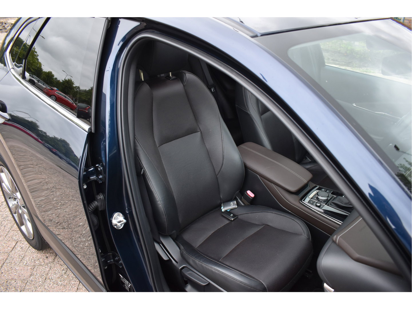 Mazda CX-30 2.0 e-SkyActiv-X M Hybrid Luxury 180 pk | NL-Auto | Open dak | HUD | BOSE | 360 gr.camera | Elekt.stoelen | Leder | Carplay | Full LED