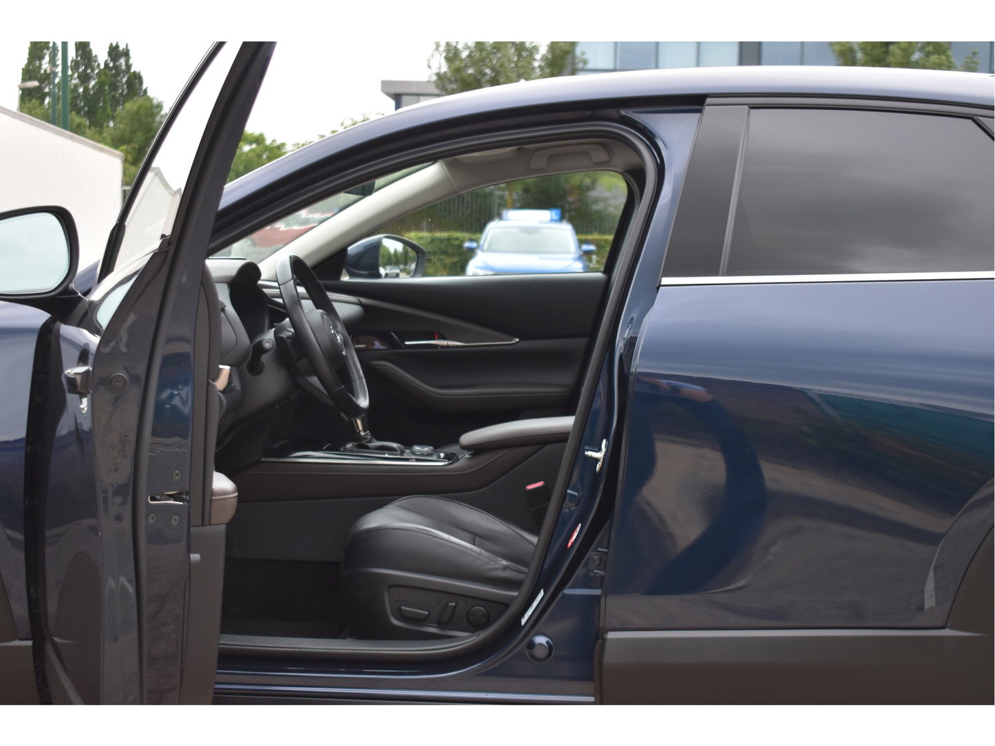 Mazda CX-30 2.0 e-SkyActiv-X M Hybrid Luxury 180 pk | NL-Auto | Open dak | HUD | BOSE | 360 gr.camera | Elekt.stoelen | Leder | Carplay | Full LED