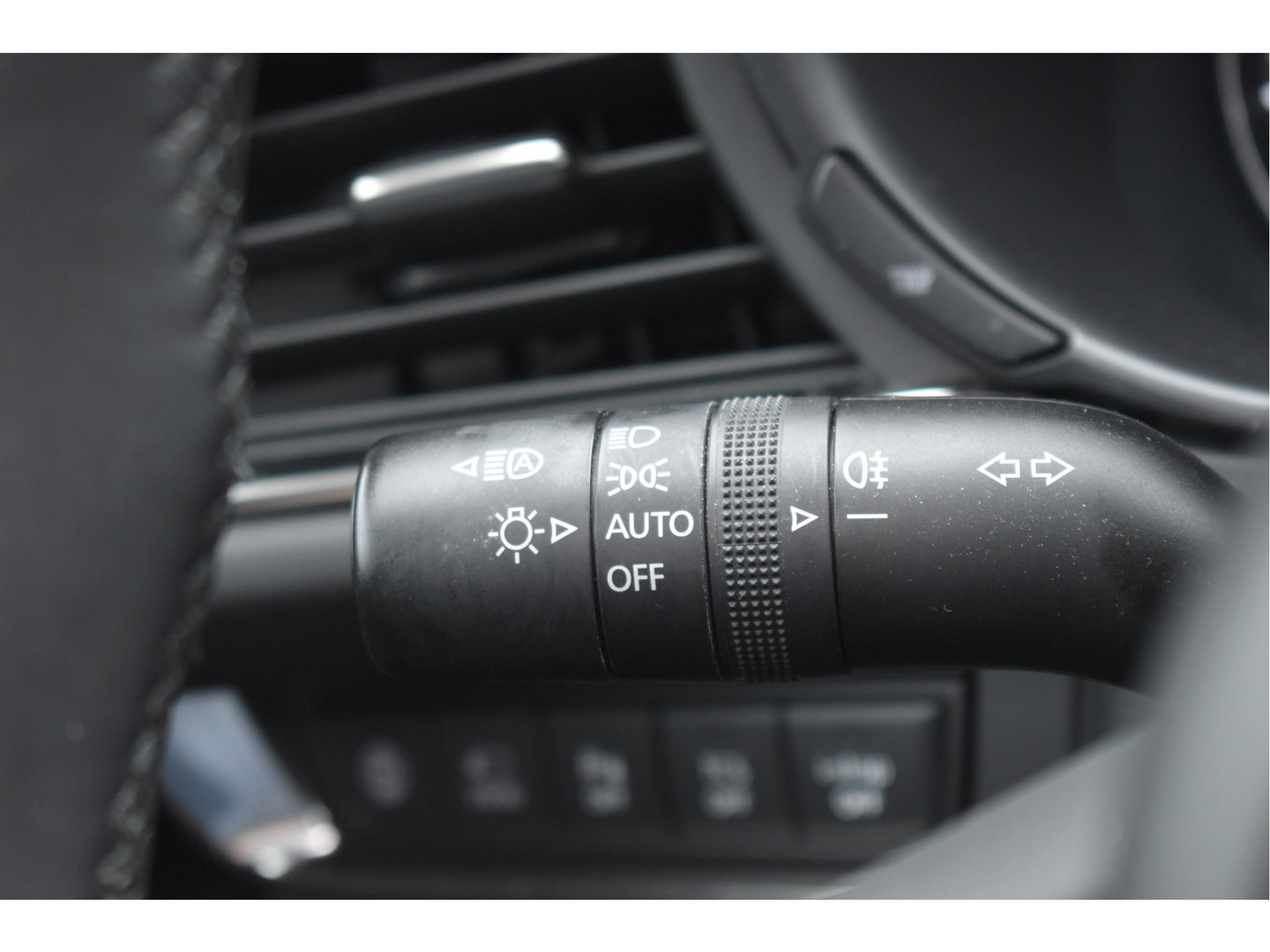 Mazda CX-30 2.0 e-SkyActiv-X M Hybrid Luxury 180 pk | NL-Auto | Open dak | HUD | BOSE | 360 gr.camera | Elekt.stoelen | Leder | Carplay | Full LED