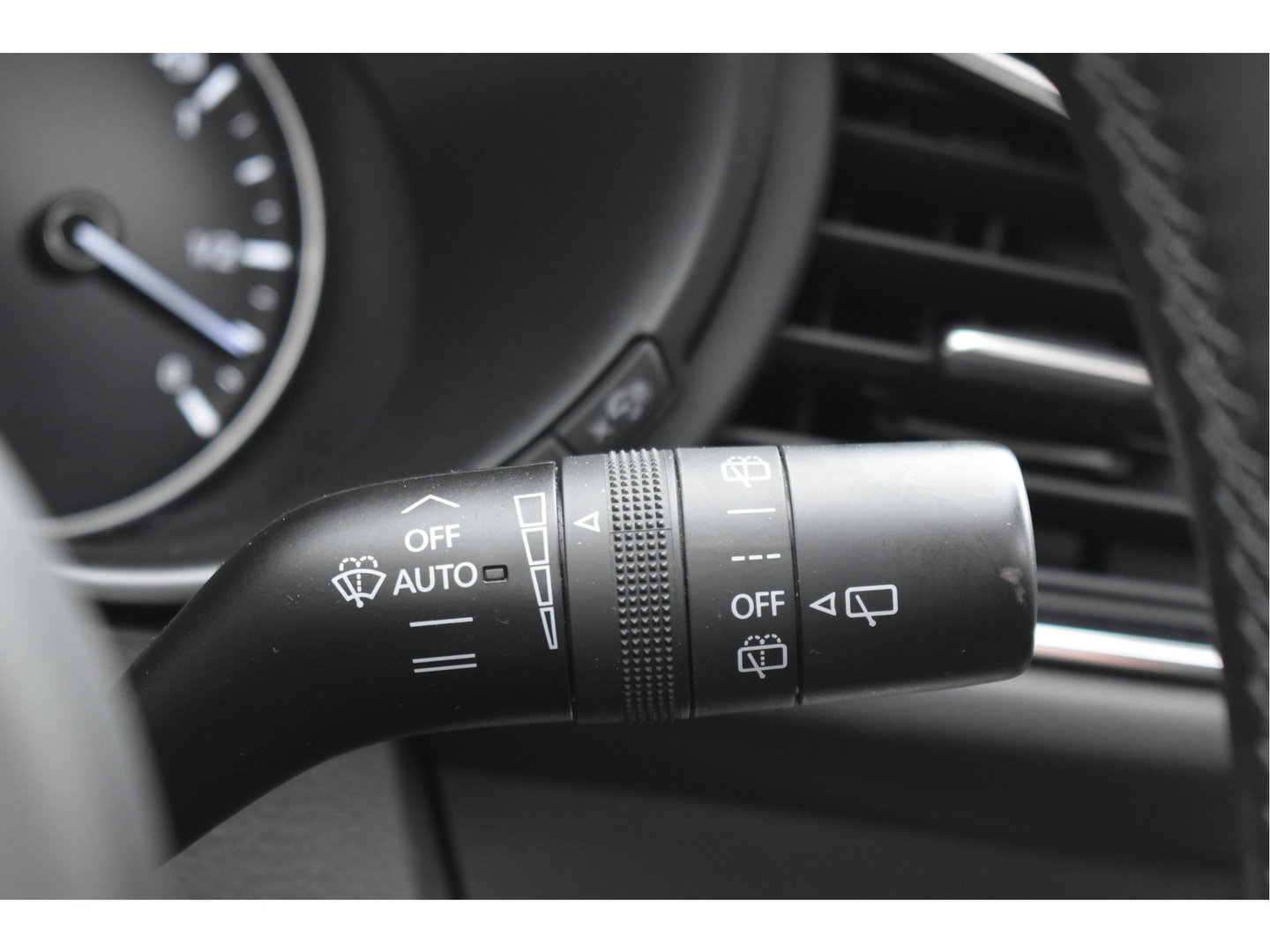 Mazda CX-30 2.0 e-SkyActiv-X M Hybrid Luxury 180 pk | NL-Auto | Open dak | HUD | BOSE | 360 gr.camera | Elekt.stoelen | Leder | Carplay | Full LED