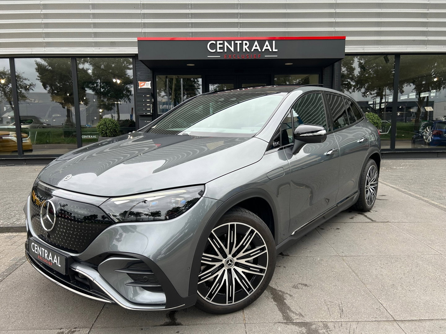 Mercedes-Benz EQE SUV 300 AMG Line 91 kWh|BTW|Pano|Massage|achteras besturing|Memory|HUD|Camera|Leder