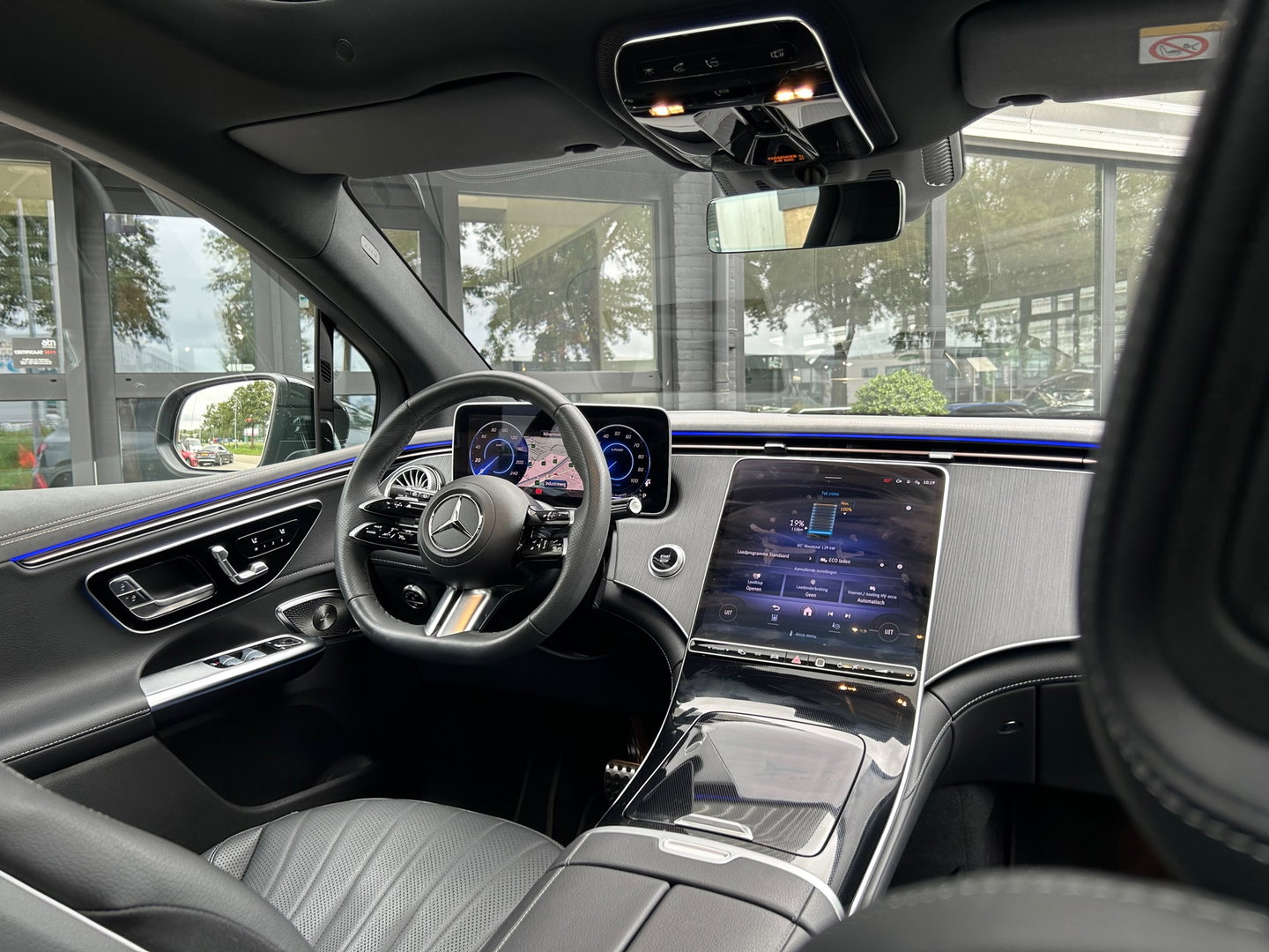 Mercedes-Benz EQE SUV 300 AMG Line 91 kWh|BTW|Pano|Massage|achteras besturing|Memory|HUD|Camera|Leder