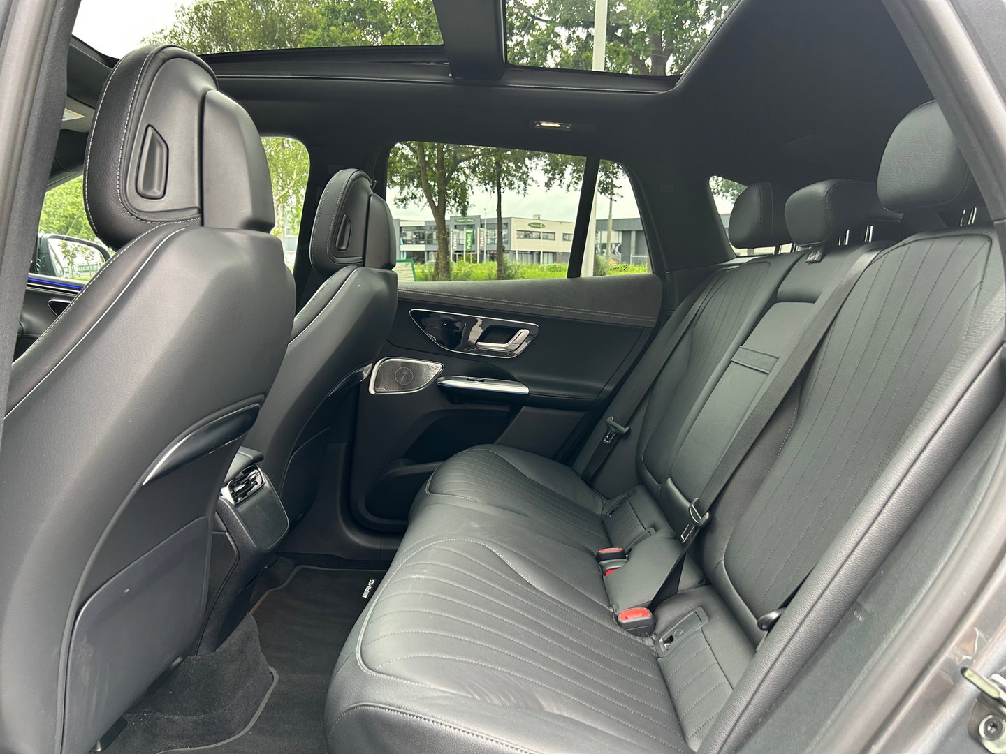 Mercedes-Benz EQE SUV 300 AMG Line 91 kWh|BTW|Pano|Massage|achteras besturing|Memory|HUD|Camera|Leder