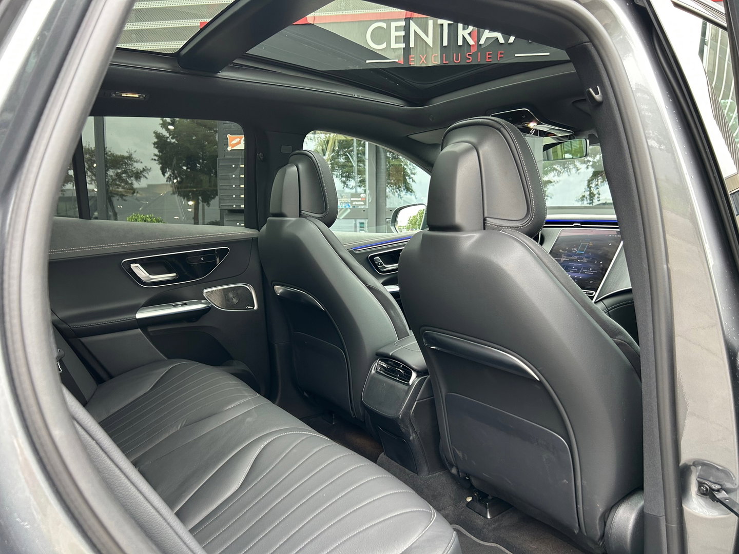 Mercedes-Benz EQE SUV 300 AMG Line 91 kWh|BTW|Pano|Massage|achteras besturing|Memory|HUD|Camera|Leder