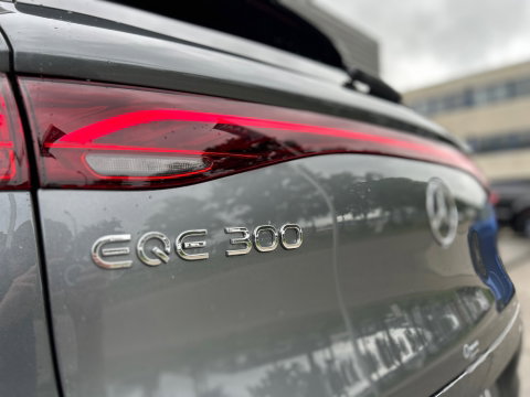 Mercedes-Benz EQE SUV 300 AMG Line 91 kWh|BTW|Pano|Massage|achteras besturing|Memory|HUD|Camera|Leder