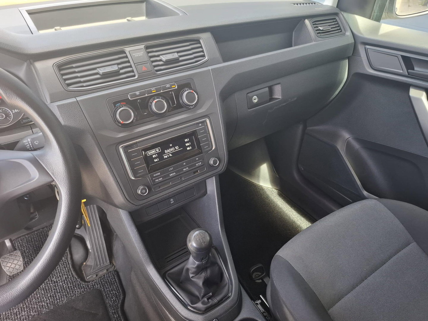 Volkswagen Caddy 2.0 TDI L1H1 BMT Trendline VERLAAGD / AIRCO / STOEL VERWARMING / EURO 6 / NAVI / MARGE AUTO !!