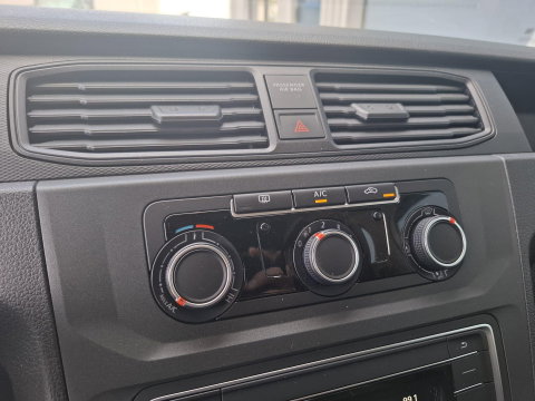 Volkswagen Caddy 2.0 TDI L1H1 BMT Trendline VERLAAGD / AIRCO / STOEL VERWARMING / EURO 6 / NAVI / MARGE AUTO !!