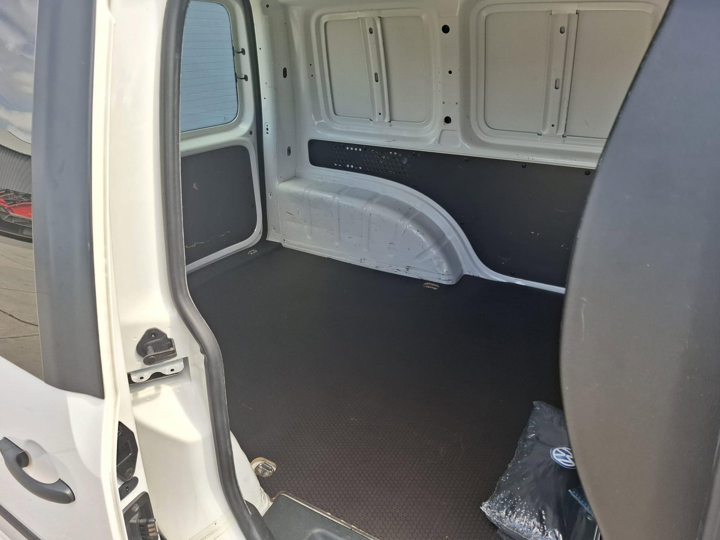 Volkswagen Caddy 2.0 TDI L1H1 BMT Trendline VERLAAGD / AIRCO / STOEL VERWARMING / EURO 6 / NAVI / MARGE AUTO !!