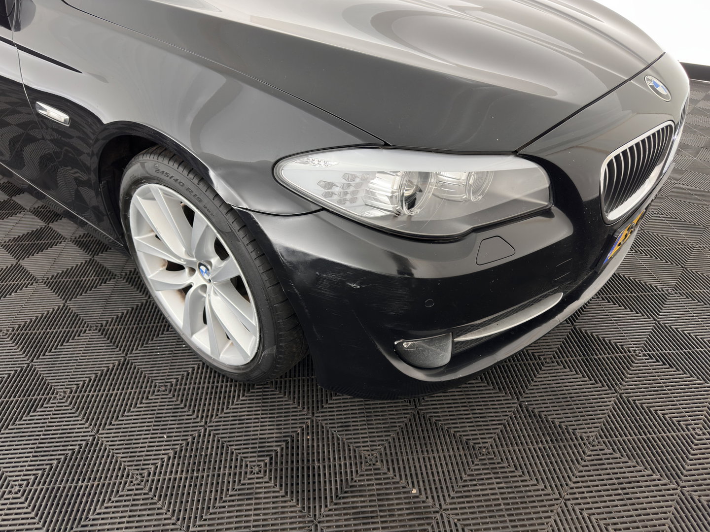 BMW 5 Serie Touring 530d High Executive Aut. *PANO | LEATHER | XENON | MEMORY-PACK | BLINDSPOT | HIFI-SOUND | NAVI-FULLMAP | CAMERA | HEATED-COMFORTSEATS | PRIVACY-GLASS | ECC | PDC | HEAD-UP | CRUISE | 17''ALU*