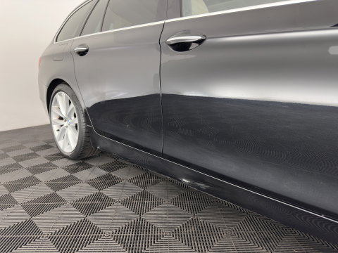 BMW 5 Serie Touring 530d High Executive Aut. *PANO | LEATHER | XENON | MEMORY-PACK | BLINDSPOT | HIFI-SOUND | NAVI-FULLMAP | CAMERA | HEATED-COMFORTSEATS | PRIVACY-GLASS | ECC | PDC | HEAD-UP | CRUISE | 17''ALU*