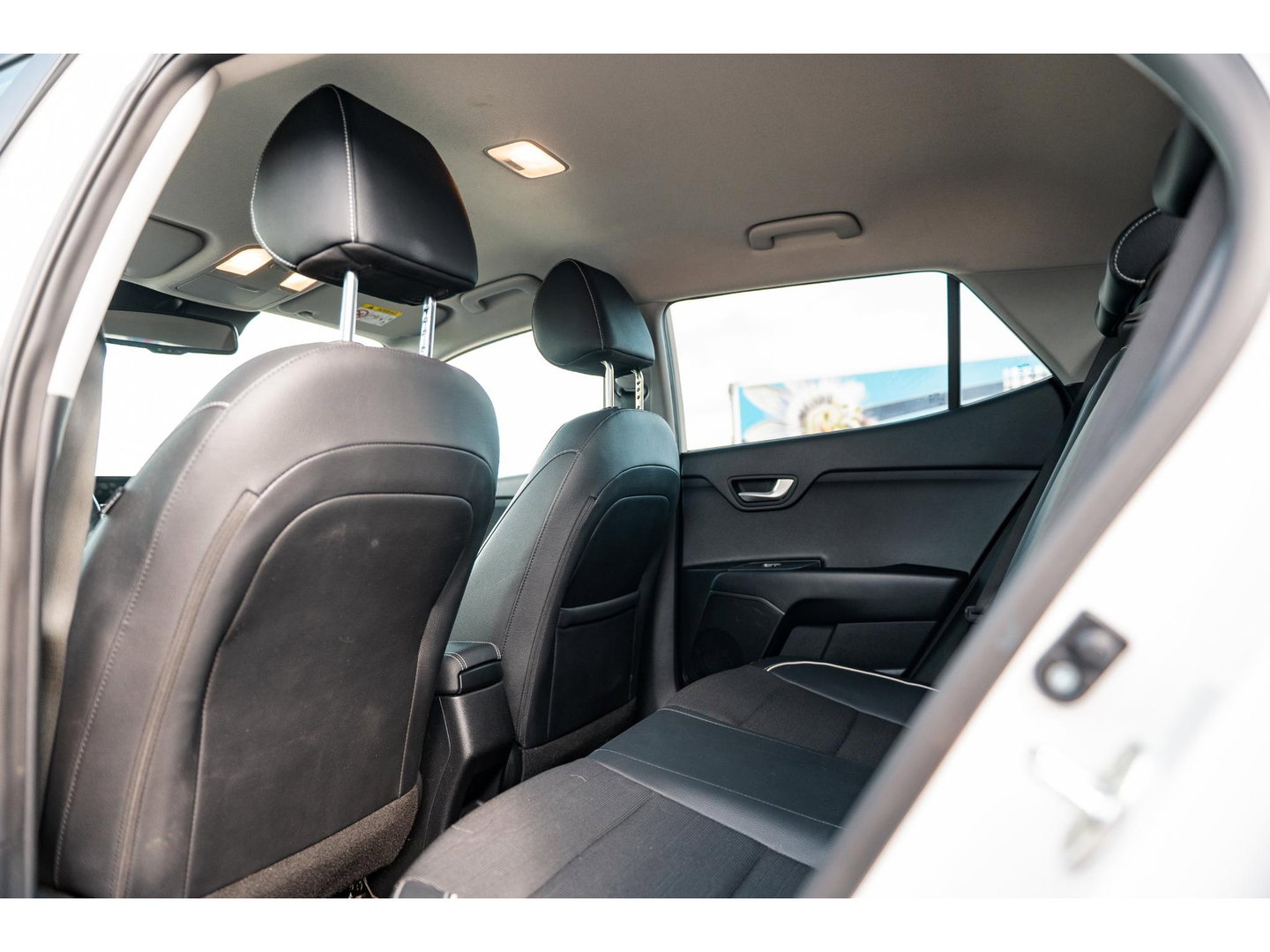 Kia Stonic 1.0 T-GDi 120PK MHEV GT-Line | TREKHAAK | CAMERA | DAB | NAVI | ALL SEASON BANDEN