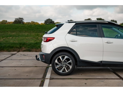 Kia Stonic 1.0 T-GDi 120PK MHEV GT-Line | TREKHAAK | CAMERA | DAB | NAVI | ALL SEASON BANDEN