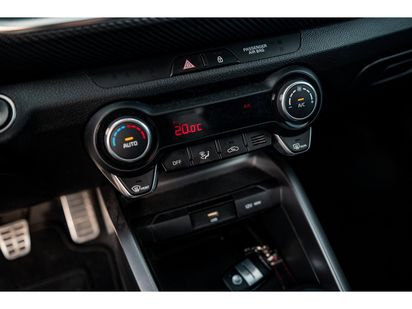 Kia Stonic 1.0 T-GDi 120PK MHEV GT-Line | TREKHAAK | CAMERA | DAB | NAVI | ALL SEASON BANDEN