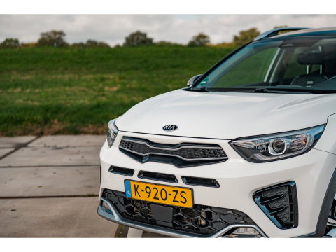 Kia Stonic 1.0 T-GDi 120PK MHEV GT-Line | TREKHAAK | CAMERA | DAB | NAVI | ALL SEASON BANDEN