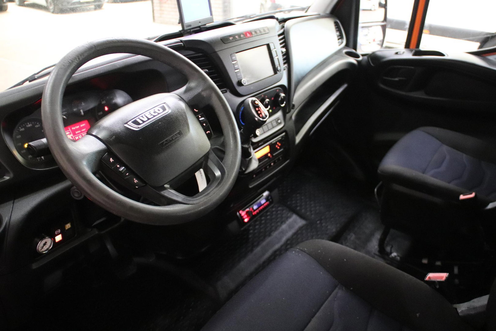 Iveco Daily 50C21D 3.0 N1 BE TREKKER DC 12TON Automaat Euro 6 Veldhuizen