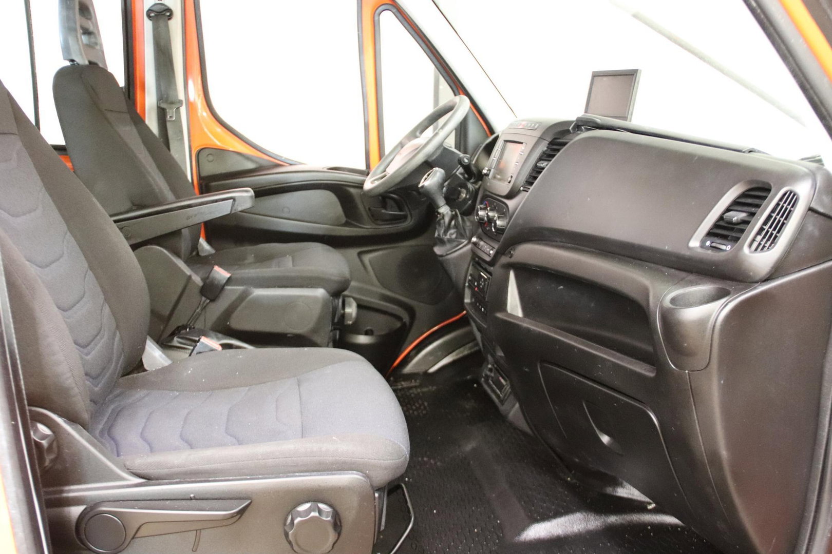 Iveco Daily 50C21D 3.0 N1 BE TREKKER DC 12TON Automaat Euro 6 Veldhuizen