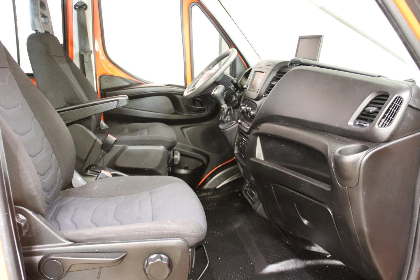 Iveco Daily 50C21D 3.0 N1 BE TREKKER DC 12TON Automaat Euro 6 Veldhuizen