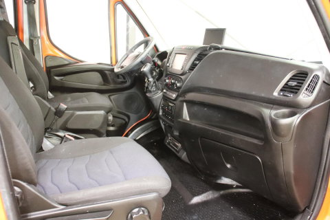 Iveco Daily 50C21D 3.0 N1 BE TREKKER DC 12TON Automaat Euro 6 Veldhuizen