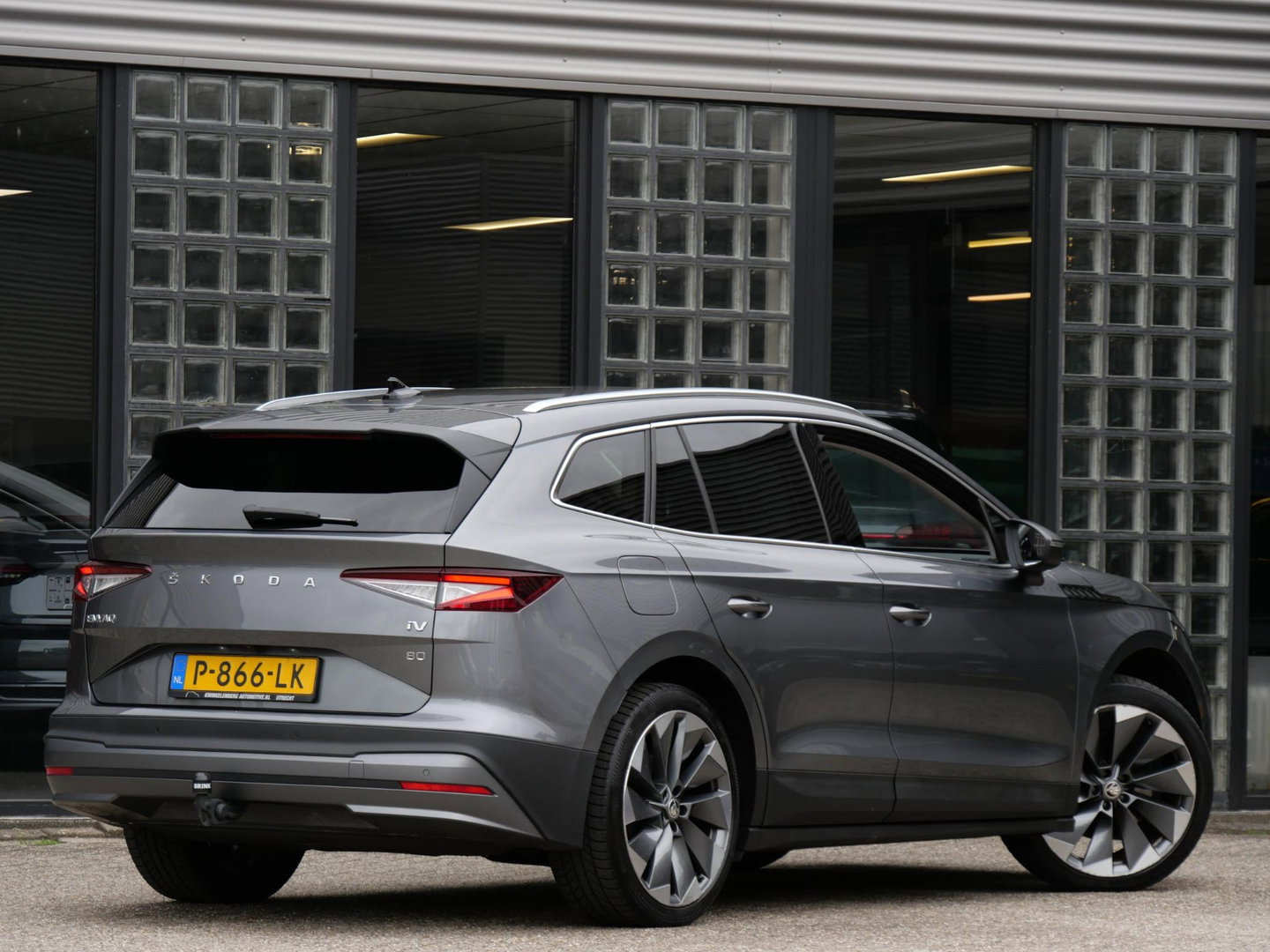Škoda Enyaq iV 80/ TREKHAAK/ COMFORT PACK/ CLIMATE PACK/ SPORT PACK/ SOH 93%