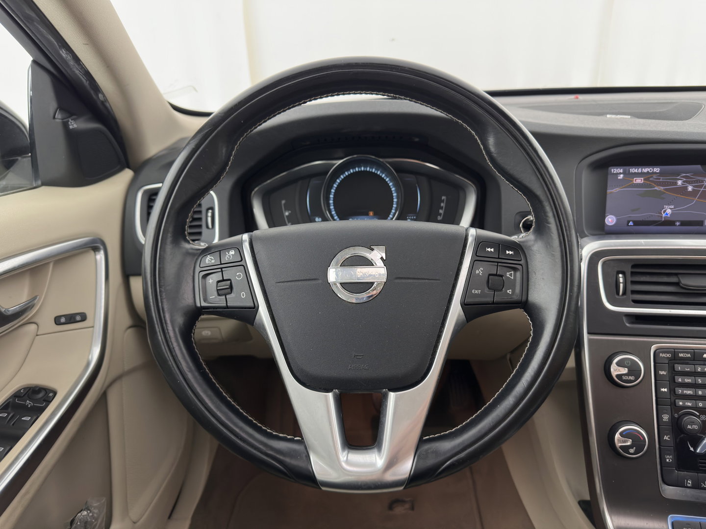 Volvo V60 2.4 D6 AWD Plug-In Hybrid Summum Aut. *PANO | ADAPTIVE-CRUISE | LEATHER | XENON | BLIS | MEMORY-PACK | HEATED-COMFORTSEATS | NAVI-FULLMAP | ECC | PDC | CRUISE | 17''ALU*