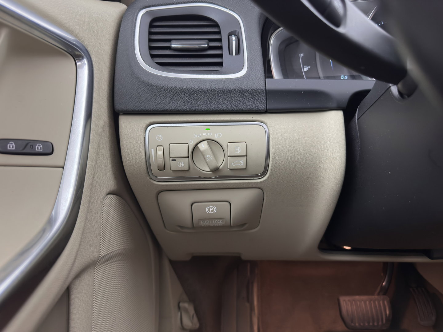 Volvo V60 2.4 D6 AWD Plug-In Hybrid Summum Aut. *PANO | ADAPTIVE-CRUISE | LEATHER | XENON | BLIS | MEMORY-PACK | HEATED-COMFORTSEATS | NAVI-FULLMAP | ECC | PDC | CRUISE | 17''ALU*