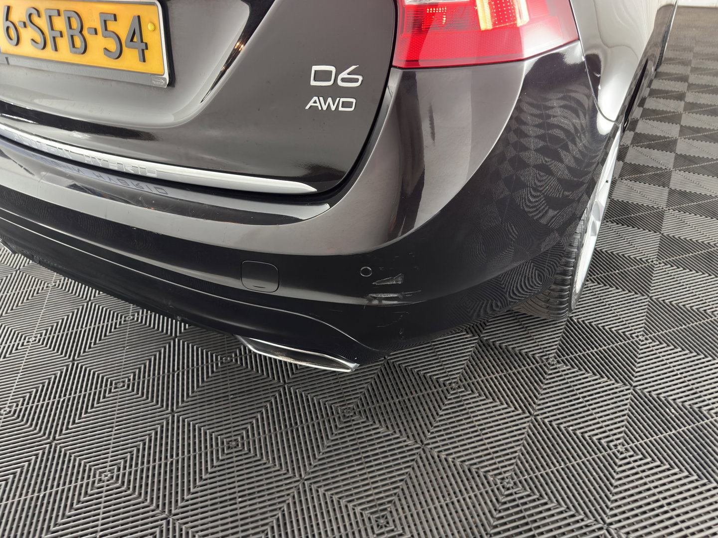 Volvo V60 2.4 D6 AWD Plug-In Hybrid Summum Aut. *PANO | ADAPTIVE-CRUISE | LEATHER | XENON | BLIS | MEMORY-PACK | HEATED-COMFORTSEATS | NAVI-FULLMAP | ECC | PDC | CRUISE | 17''ALU*