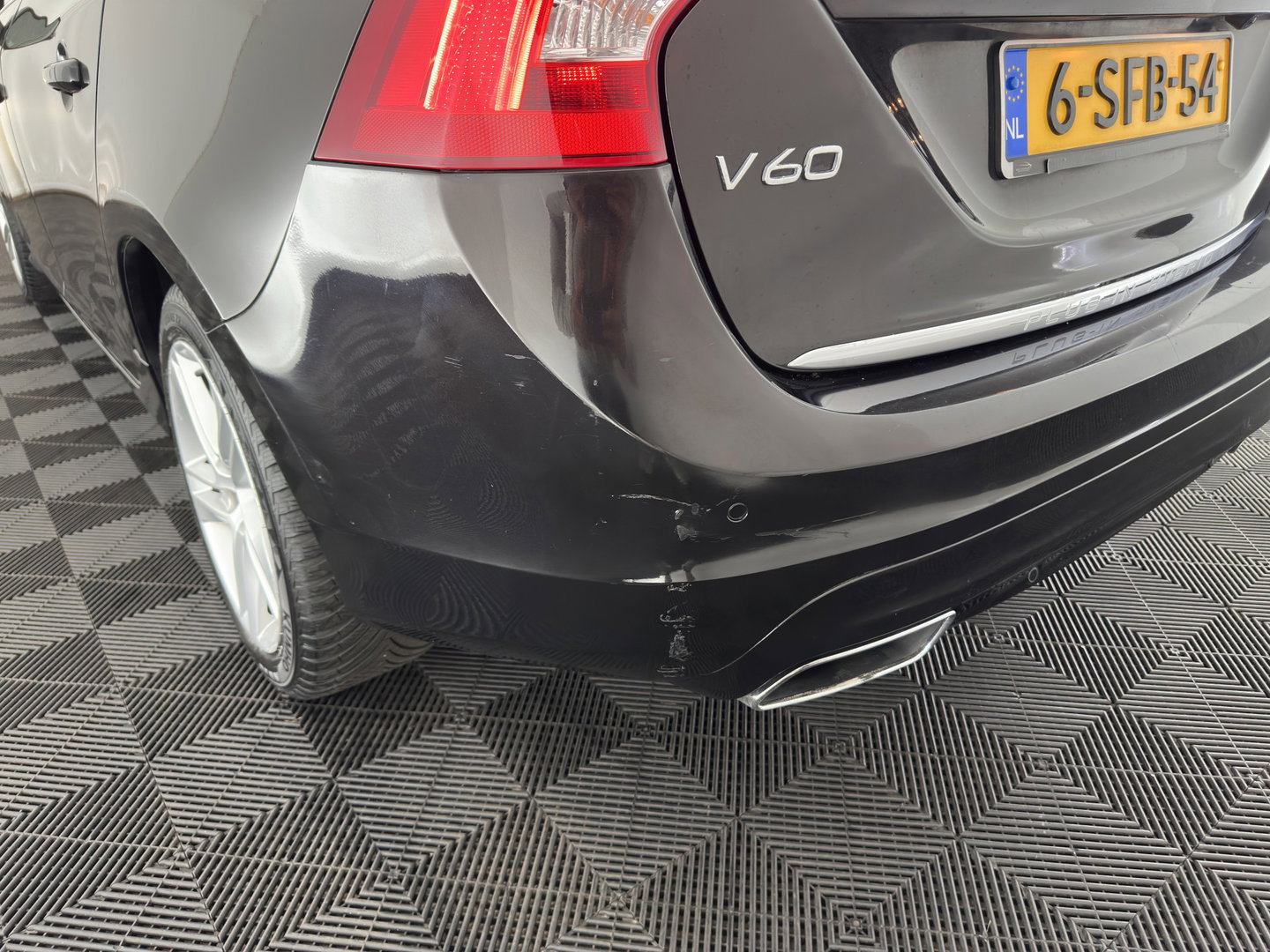 Volvo V60 2.4 D6 AWD Plug-In Hybrid Summum Aut. *PANO | ADAPTIVE-CRUISE | LEATHER | XENON | BLIS | MEMORY-PACK | HEATED-COMFORTSEATS | NAVI-FULLMAP | ECC | PDC | CRUISE | 17''ALU*