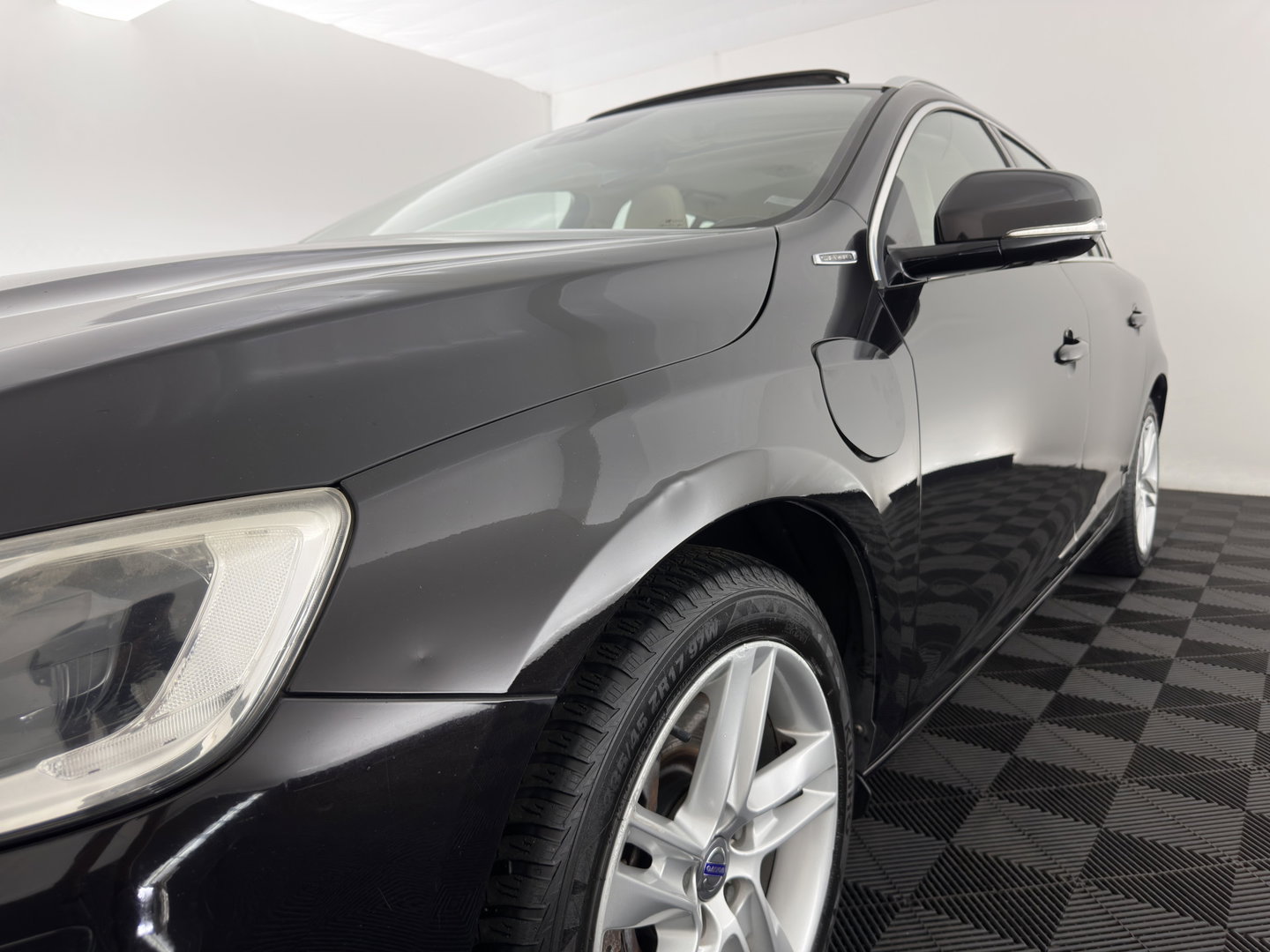 Volvo V60 2.4 D6 AWD Plug-In Hybrid Summum Aut. *PANO | ADAPTIVE-CRUISE | LEATHER | XENON | BLIS | MEMORY-PACK | HEATED-COMFORTSEATS | NAVI-FULLMAP | ECC | PDC | CRUISE | 17''ALU*