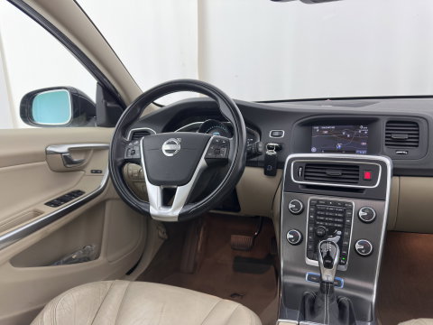 Volvo V60 2.4 D6 AWD Plug-In Hybrid Summum Aut. *PANO | ADAPTIVE-CRUISE | LEATHER | XENON | BLIS | MEMORY-PACK | HEATED-COMFORTSEATS | NAVI-FULLMAP | ECC | PDC | CRUISE | 17''ALU*