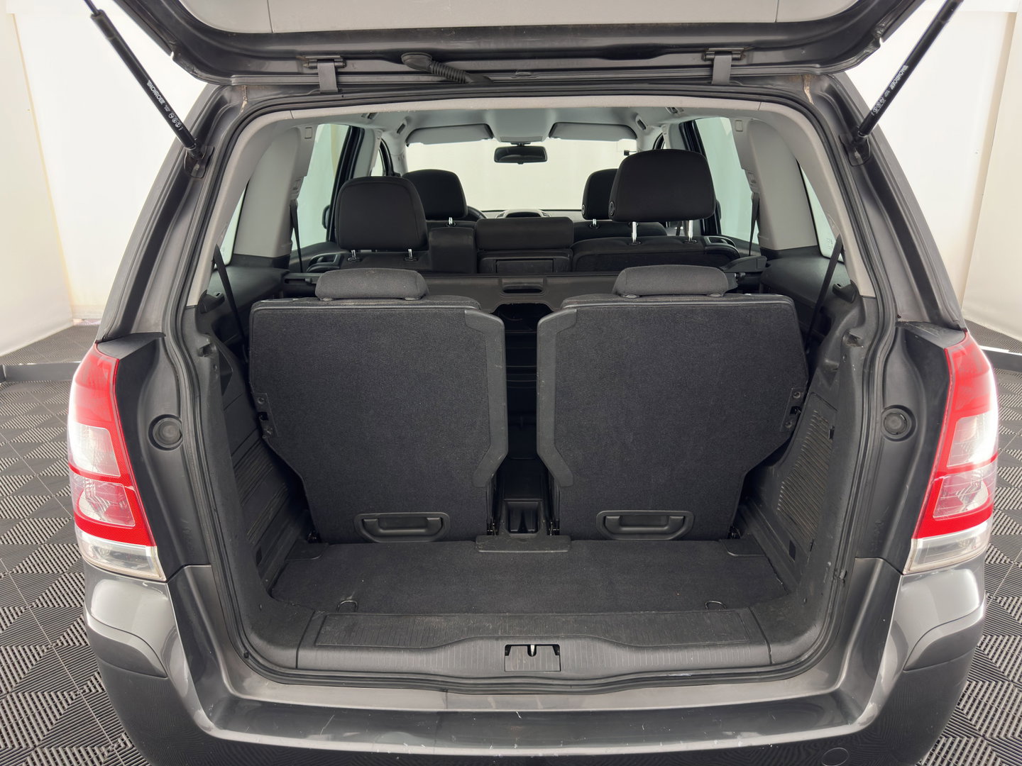 Opel Zafira 1.7 CDTi Edition [ 7-Pers. ] *AIRCO | CRUISE | COMFORT-SEATS | PRIVACY-GLASS | 16''ALU | TOWBAR*