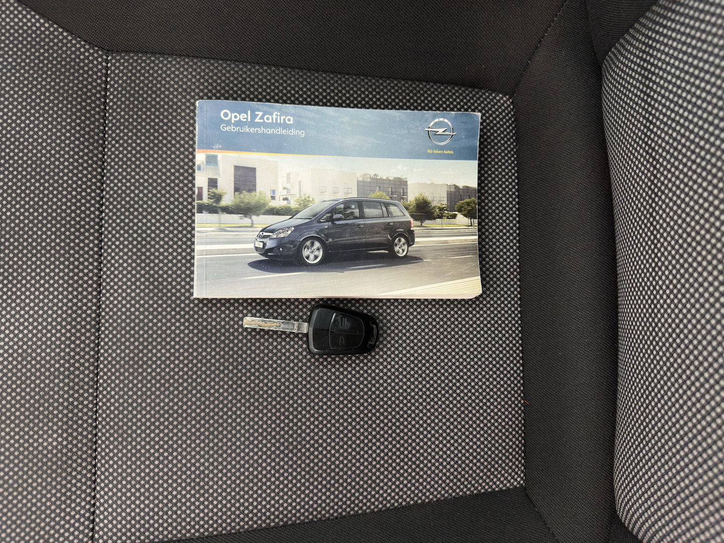 Opel Zafira 1.7 CDTi Edition [ 7-Pers. ] *AIRCO | CRUISE | COMFORT-SEATS | PRIVACY-GLASS | 16''ALU | TOWBAR*