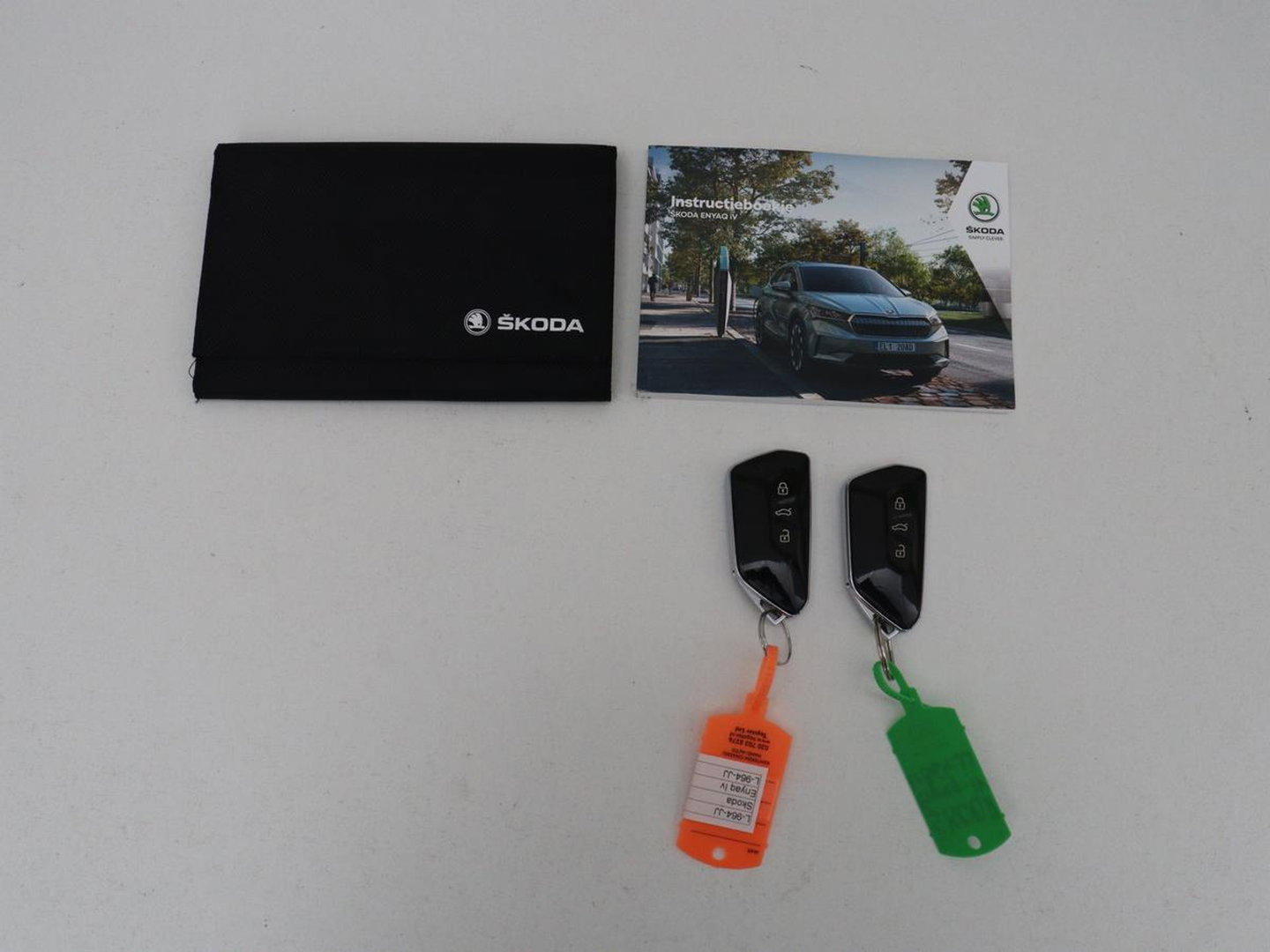 Škoda Enyaq iV 60 | SOH 92.9 % | Half Leder | Camera | Park assist | Cruise control | Carplay | DAB | Sfeerverlichting | Full LED | Climate control | 20''