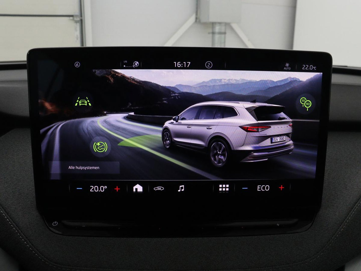 Škoda Enyaq iV 60 | SOH 92.9 % | Half Leder | Camera | Park assist | Cruise control | Carplay | DAB | Sfeerverlichting | Full LED | Climate control | 20''