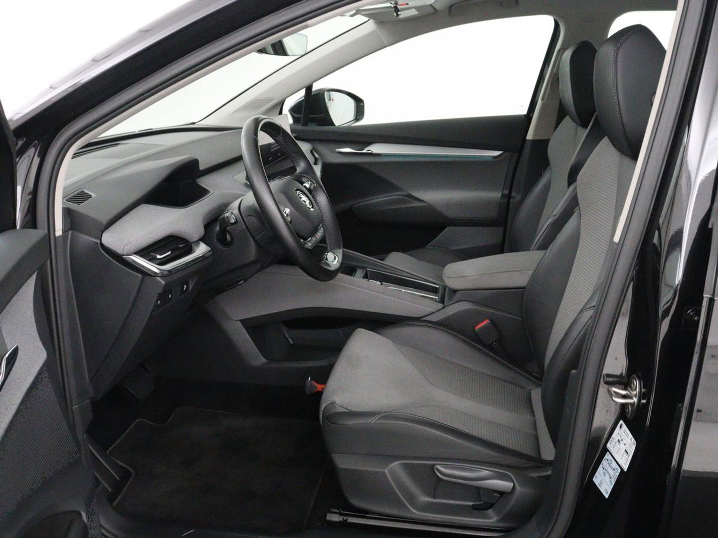 Škoda Enyaq iV 60 | SOH 92.9 % | Half Leder | Camera | Park assist | Cruise control | Carplay | DAB | Sfeerverlichting | Full LED | Climate control | 20''