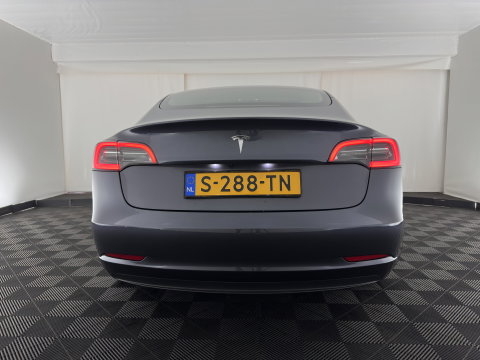 Tesla Model 3 Standard RWD Plus 60 kWh [3-Fase-11kW] (INCL-BTW) Aut. *PANO | AUTOPILOT | LEATHER | KEYLESS | FULL-LED | MEMORY-PACK | TOPVIEW | DAB | CARPLAY | DIGI-COCKPIT | LANE-ASSIST | HEATED- COMFORTSEATS | 19"ALU*