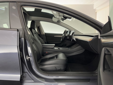 Tesla Model 3 Standard RWD Plus 60 kWh [3-Fase-11kW] (INCL-BTW) Aut. *PANO | AUTOPILOT | LEATHER | KEYLESS | FULL-LED | MEMORY-PACK | TOPVIEW | DAB | CARPLAY | DIGI-COCKPIT | LANE-ASSIST | HEATED- COMFORTSEATS | 19"ALU*