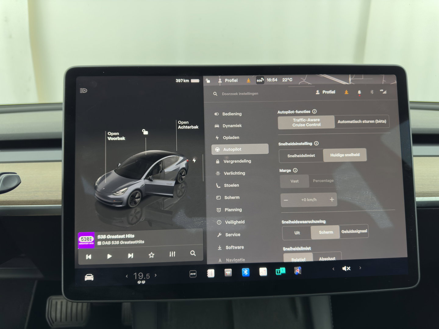 Tesla Model 3 Standard RWD Plus 60 kWh [3-Fase-11kW] (INCL-BTW) Aut. *PANO | AUTOPILOT | LEATHER | KEYLESS | FULL-LED | MEMORY-PACK | TOPVIEW | DAB | CARPLAY | DIGI-COCKPIT | LANE-ASSIST | HEATED- COMFORTSEATS | 19"ALU*