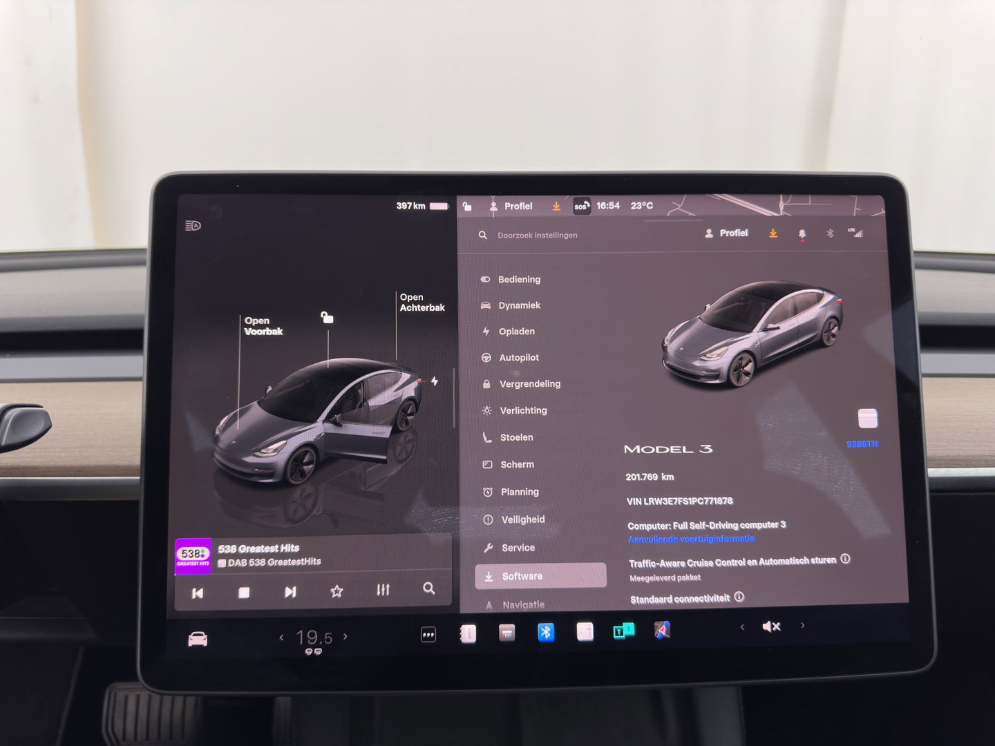 Tesla Model 3 Standard RWD Plus 60 kWh [3-Fase-11kW] (INCL-BTW) Aut. *PANO | AUTOPILOT | LEATHER | KEYLESS | FULL-LED | MEMORY-PACK | TOPVIEW | DAB | CARPLAY | DIGI-COCKPIT | LANE-ASSIST | HEATED- COMFORTSEATS | 19"ALU*