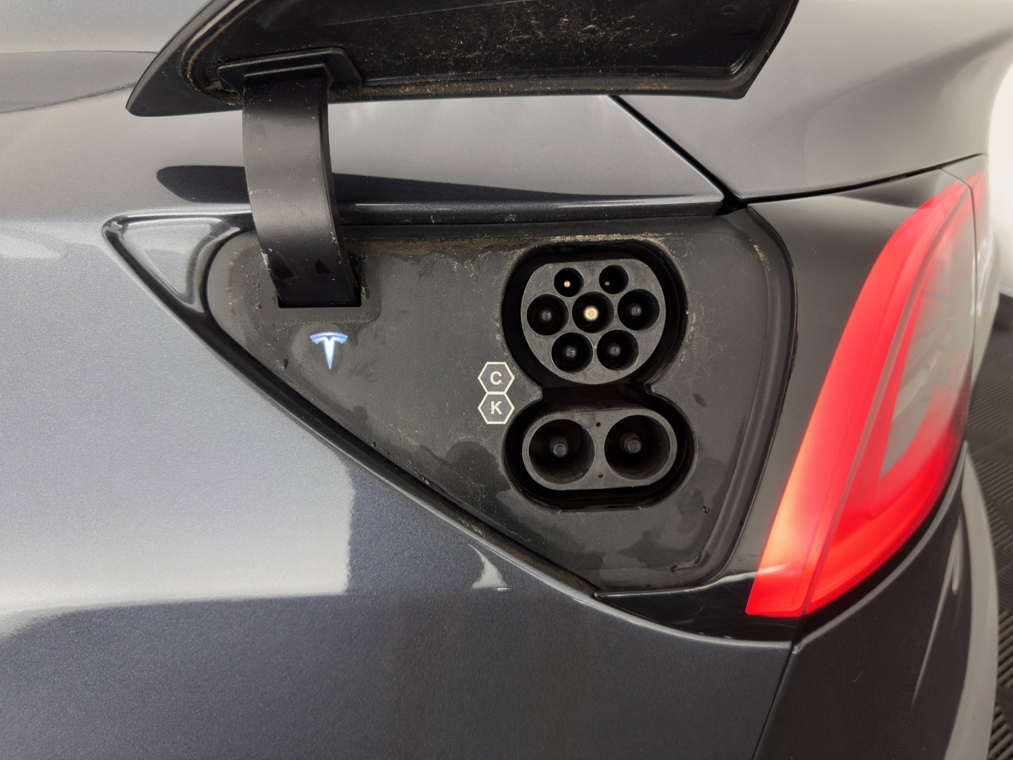 Tesla Model 3 Standard RWD Plus 60 kWh [3-Fase-11kW] (INCL-BTW) Aut. *PANO | AUTOPILOT | LEATHER | KEYLESS | FULL-LED | MEMORY-PACK | TOPVIEW | DAB | CARPLAY | DIGI-COCKPIT | LANE-ASSIST | HEATED- COMFORTSEATS | 19"ALU*
