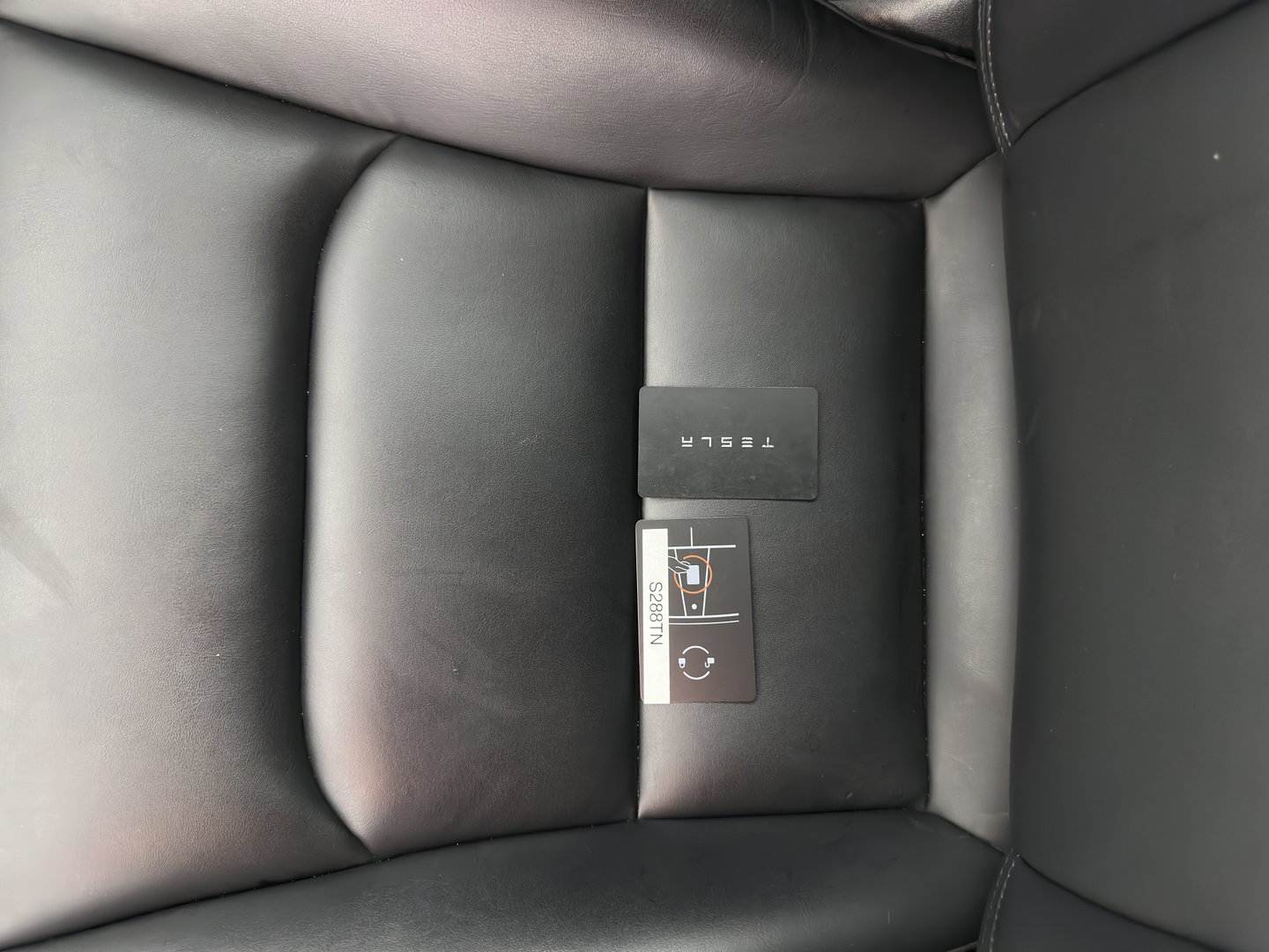 Tesla Model 3 Standard RWD Plus 60 kWh [3-Fase-11kW] (INCL-BTW) Aut. *PANO | AUTOPILOT | LEATHER | KEYLESS | FULL-LED | MEMORY-PACK | TOPVIEW | DAB | CARPLAY | DIGI-COCKPIT | LANE-ASSIST | HEATED- COMFORTSEATS | 19"ALU*