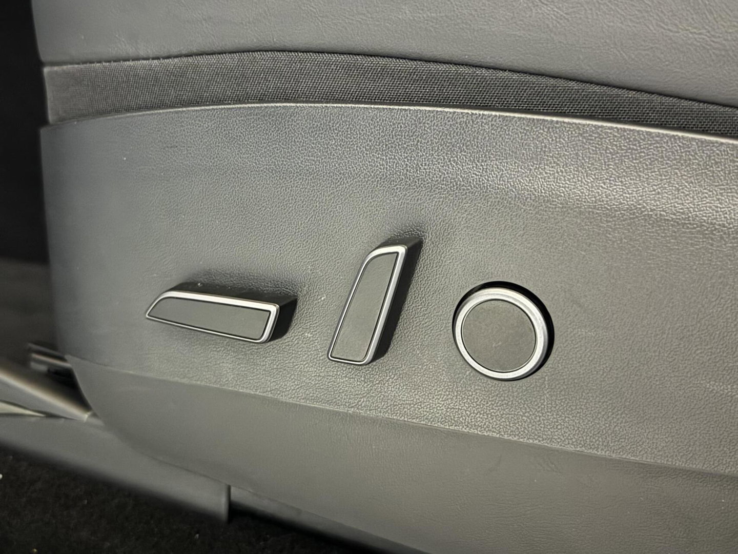 Tesla Model Y RWD 58 kWh Black Edition Trekhaak FSD