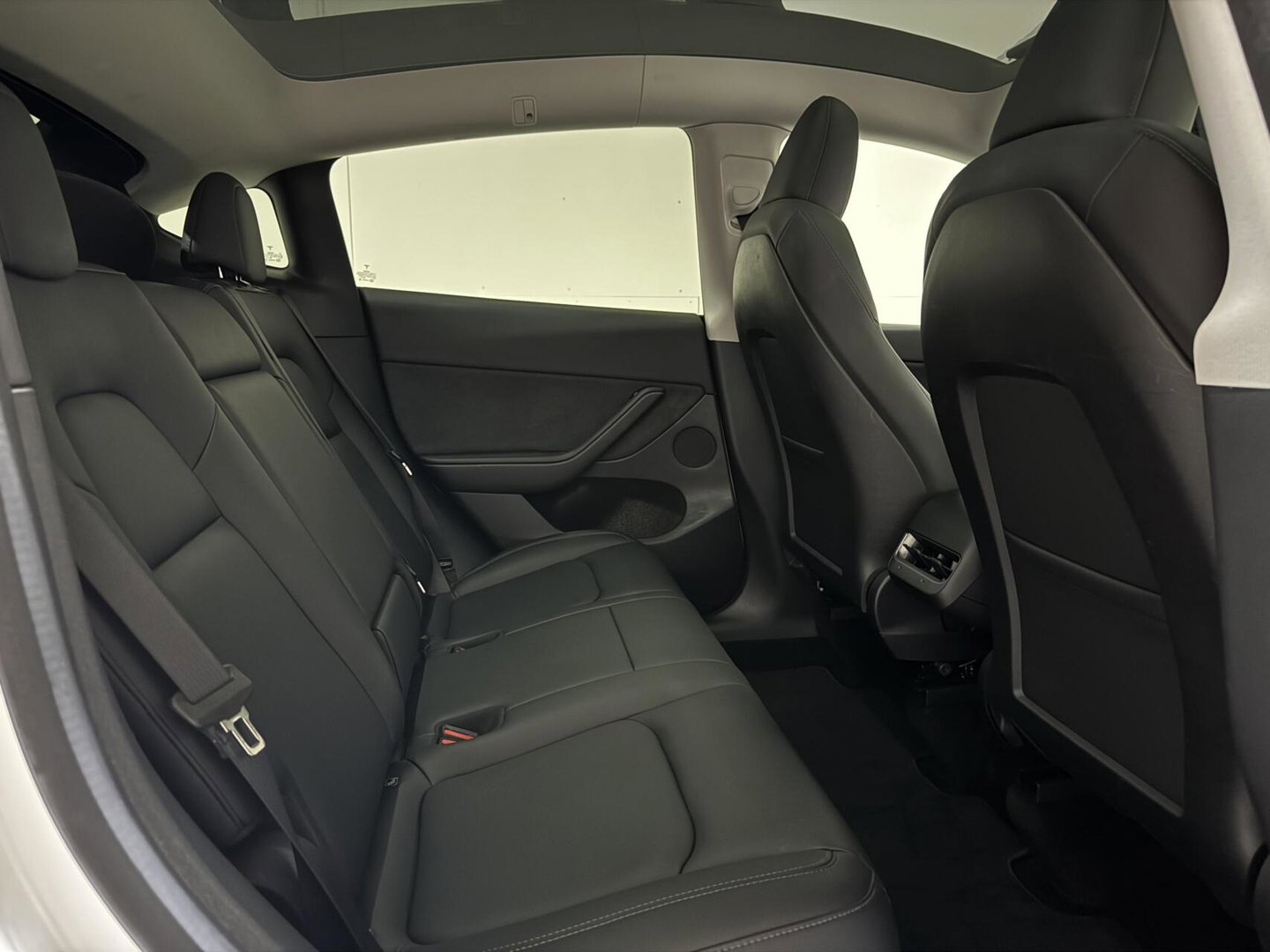 Tesla Model Y RWD 58 kWh Black Edition Trekhaak FSD
