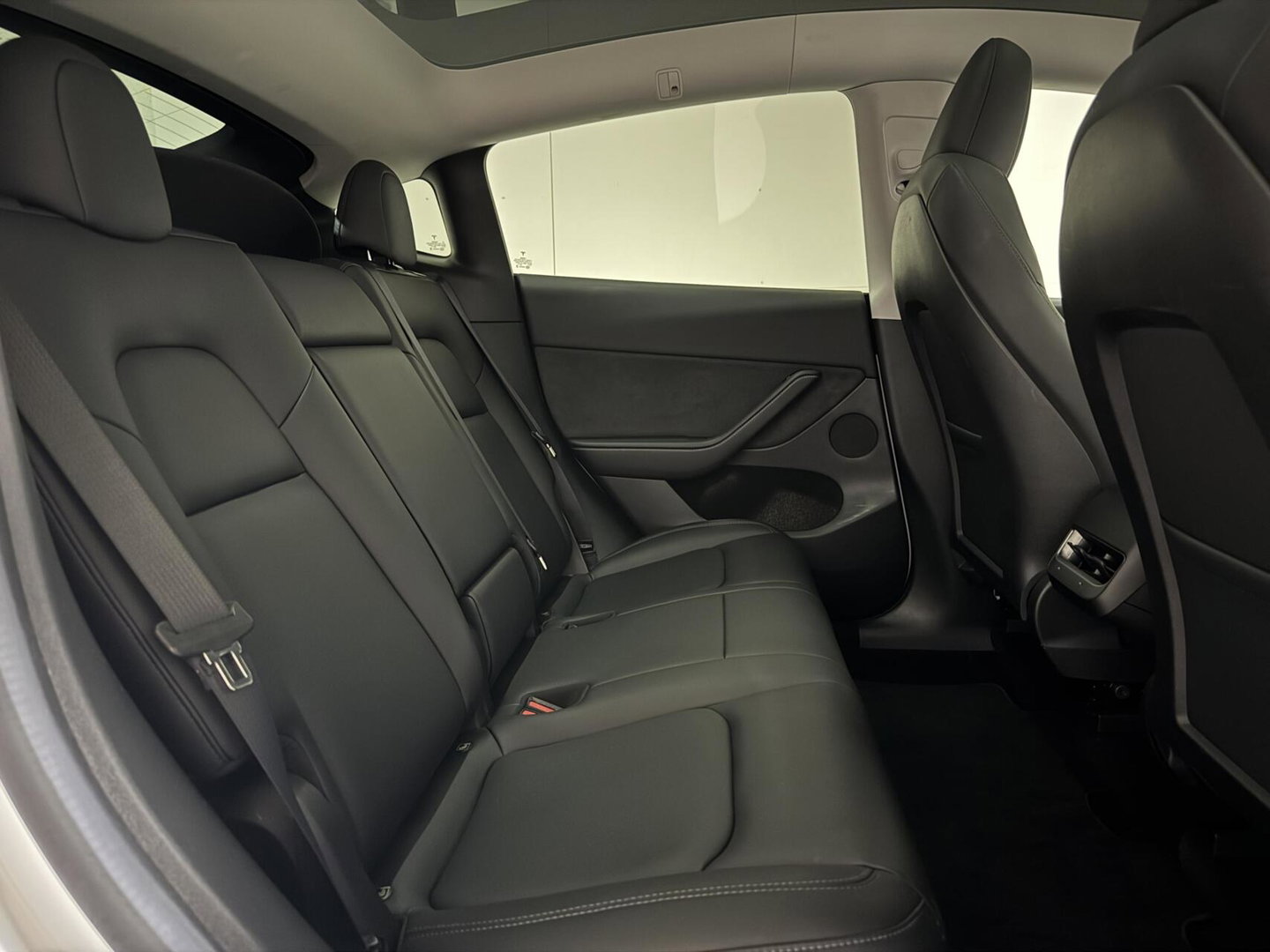 Tesla Model Y RWD 58 kWh Black Edition Trekhaak FSD