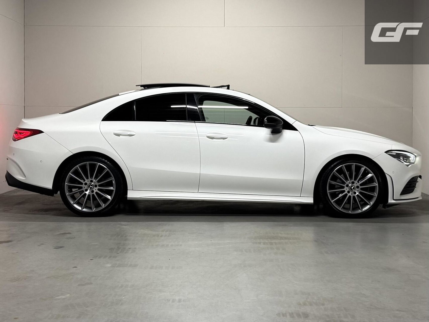 Mercedes-Benz CLA 200 AMG Pano Sfeer Camera CarPlay Cruise
